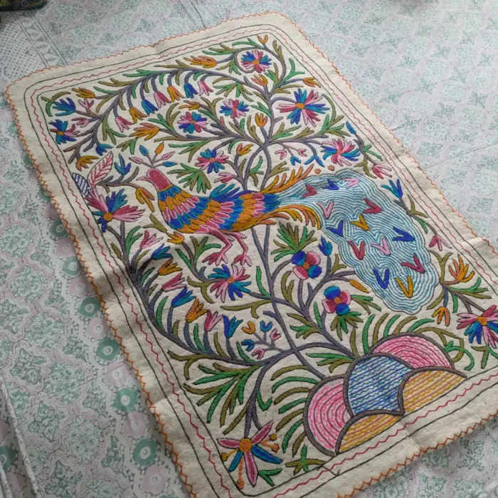 Traditional Kashmiri Woolen Namda with Stunning Aari Patterns and Mulfti Floral Peacock (5.9 x 4) - Image 5