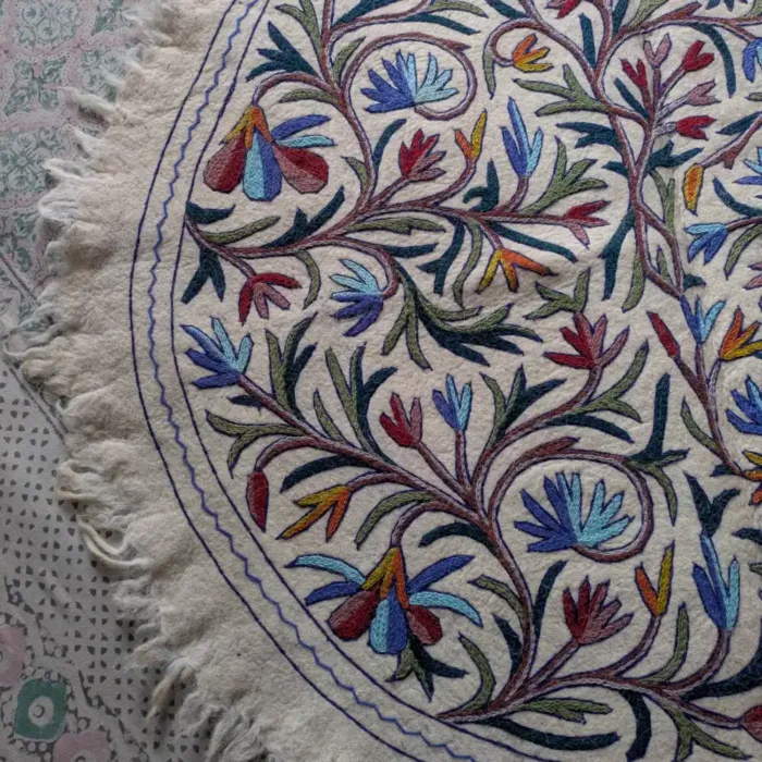 Round Wool Namda Showcasing Multi & Blue Flower Intricate Aari Embroidery (5 ft) - Image 4