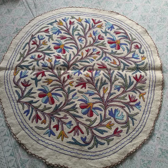 Intricate Round Wool Namda with Kashmiri Aari Art (5 ft) - Image 2