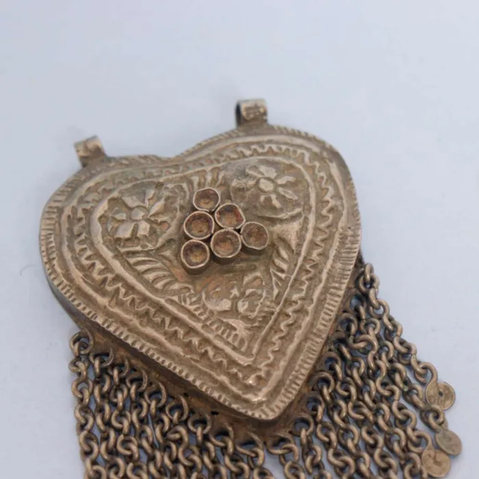 Traditional Kashmiri Heart Shaped Pendent with Ornamental Accents | Vintage Charm - Image 2