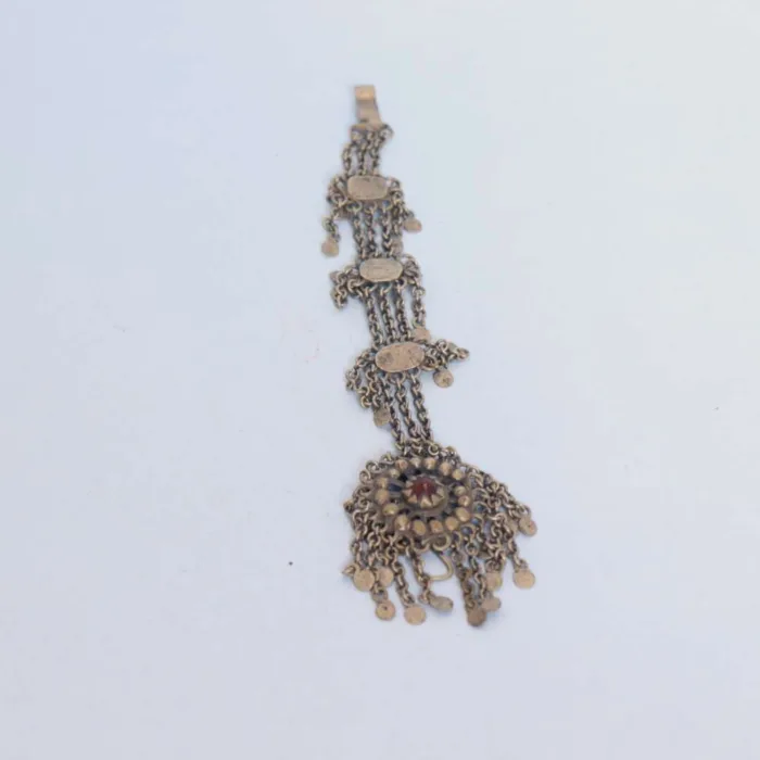 Handcrafted Kashmiri Mang Tikka or Pasa with Ornate Detailing | Regal Accessory