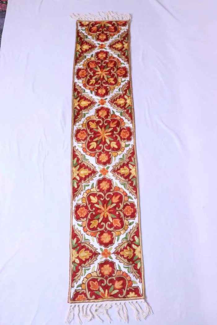 Elegant Hand Chain Stitch Runner in Dusoot Cotton Fabric (5x1ft) - Image 2