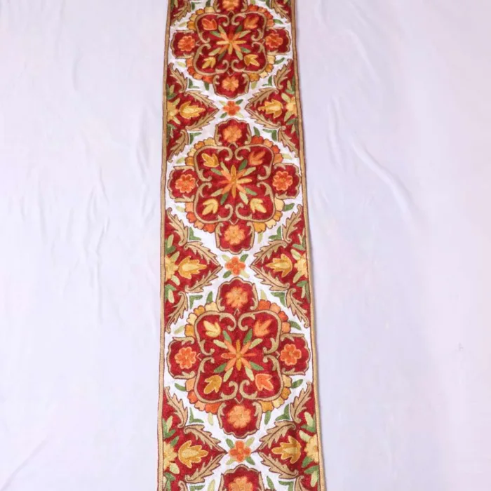 Elegant Hand Chain Stitch Runner in Dusoot Cotton Fabric (5x1ft) - Image 3