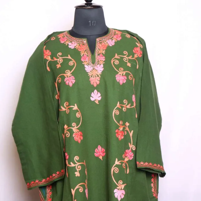 Stylish Green Ze Lakeer Pheran with Chinari Design and Aari Work in Cashmilon - Wazir Bagh Collection - Image 2