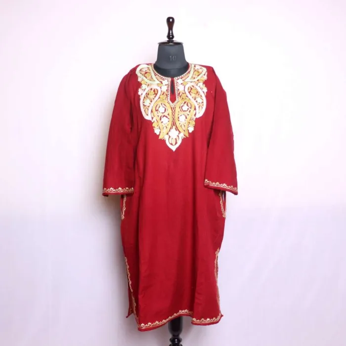 Adorable Aari Embroidered Maroon Pheran | Phiran in Cashmilon - Nowhatta Collection - Image 2