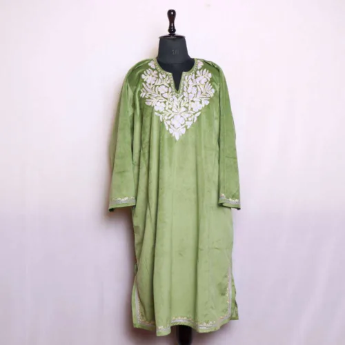 kashmiri pheran with aari embroidery in velvet01