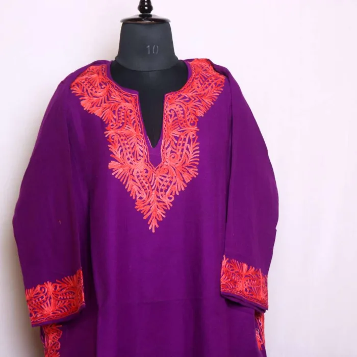 Purple Loose Cashmilon Pheran Showcasing Damaan Aari Embroidery - Baghimehtab collection - Image 2