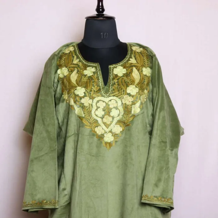 Stylish Aari Embroidery Loose Velvet Pheran for Warmth and Elegance - Badamweer Collection